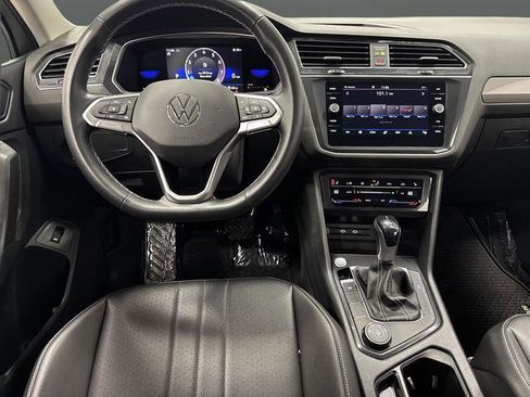 Used 2022 Volkswagen Tiguan SE image 5