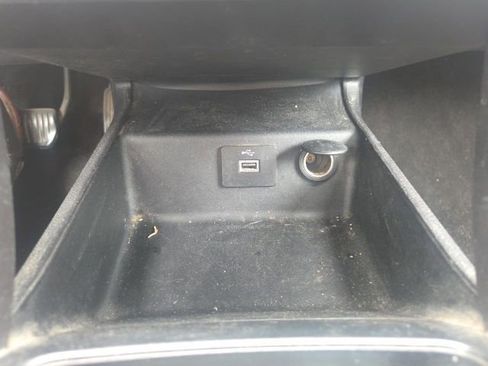 Used 2017 Ford Fusion SE FWD image 27