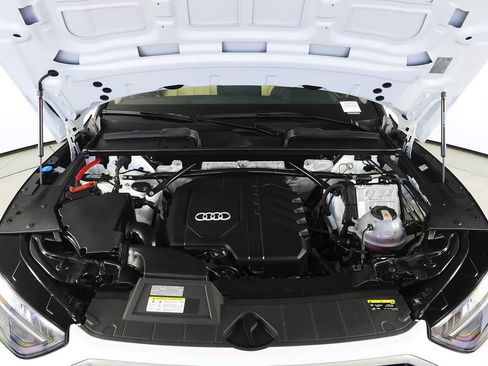 Used 2023 Audi Q5 2.0T Premium w/ Convenience Package AWD/4WD image 6