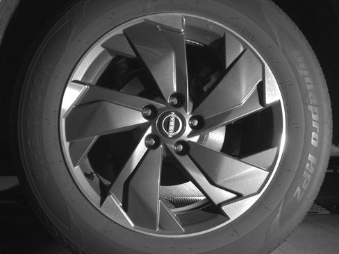 Used 2025 Nissan Rogue SV image 14