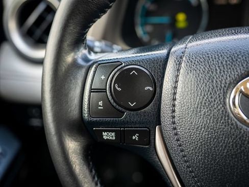 Used 2018 Toyota RAV4 XLE AWD/4WD image 33