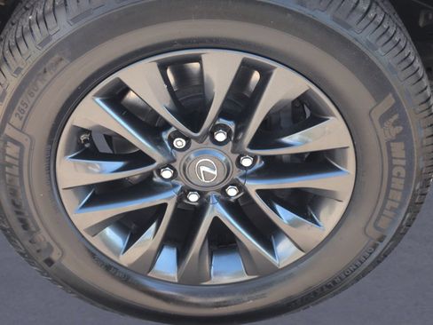 Used 2020 Lexus GX 460 Premium w/ Premium Package AWD/4WD image 39