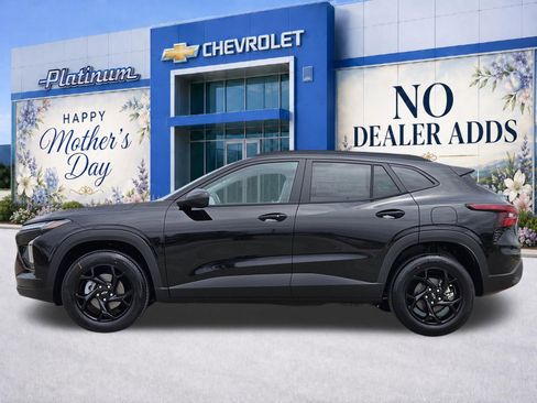 New 2026 Chevrolet Trax LT w/ Driver Confidence Package FWD image 3