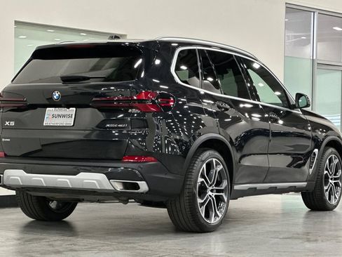 Used 2026 BMW X5 xDrive40i w/ Premium Package AWD/4WD image 4