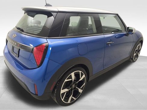 Certified 2025 MINI Cooper S image 9