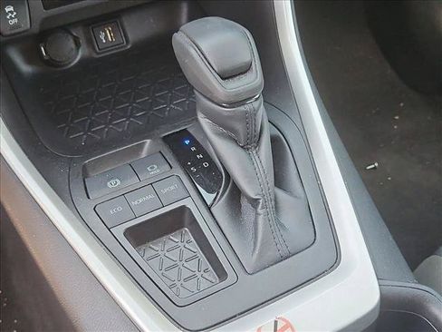 Used 2025 Toyota RAV4 XLE FWD image 15