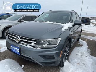 Used 2020 Volkswagen Tiguan SE w/ Panoramic Sunroof Package video 1