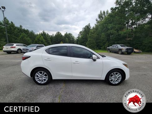 Used 2018 Toyota Yaris iA FWD image 7