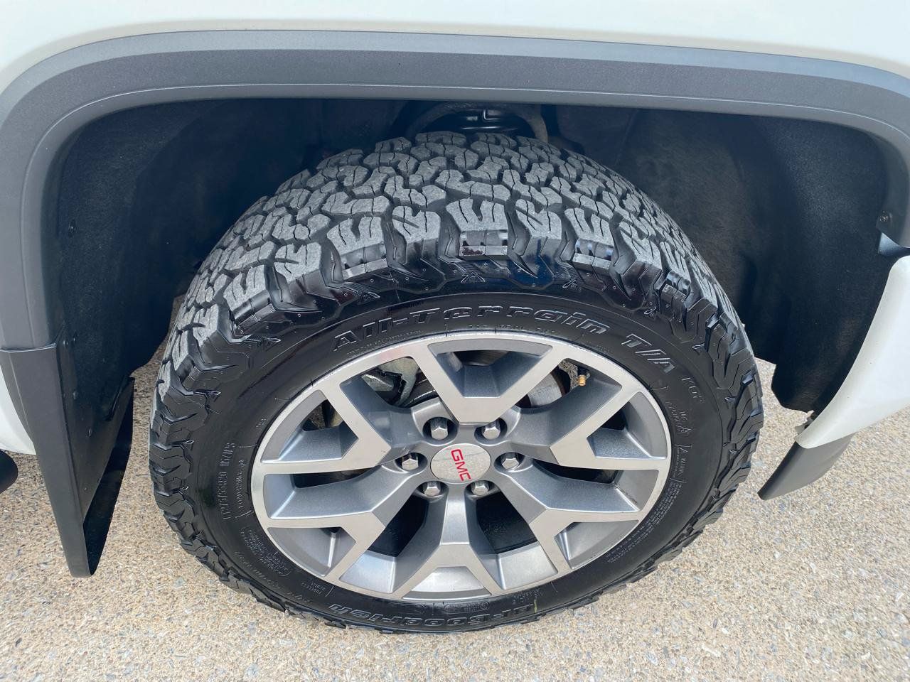 Used 2018 GMC Sierra 1500 SLT AWD/4WD image 13