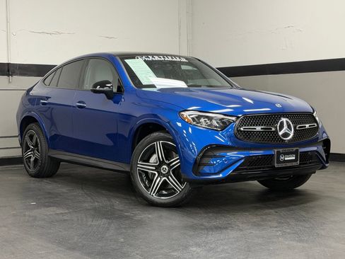 Certified 2025 Mercedes-Benz GLC 300 4MATIC image 2