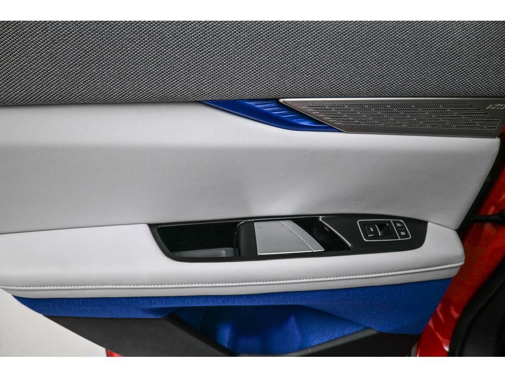 Certified 2025 Cadillac Optiq Sport 1 AWD/4WD image 23