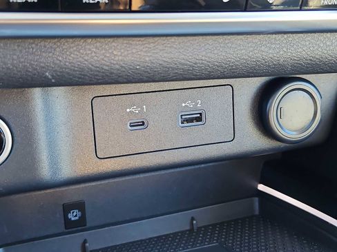 Used 2021 Nissan Rogue Platinum image 19