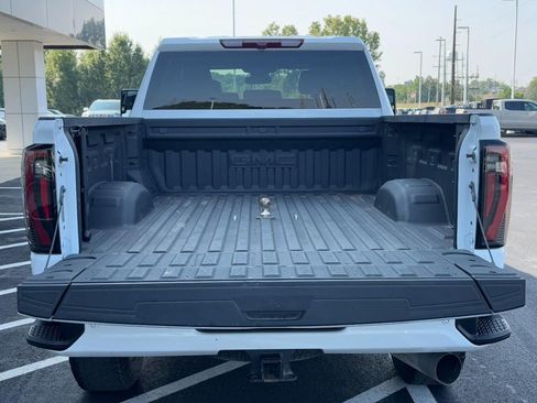 Used 2025 GMC Sierra 2500 AT4 AWD/4WD image 7