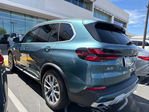 Used 2024 BMW X5 xDrive40i w/ Premium Package AWD/4WD image 4