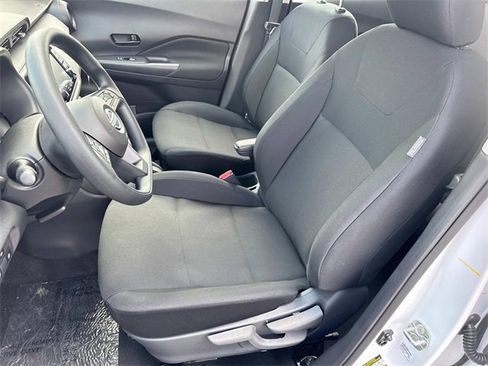 New 2025 Nissan Kicks Play S image 24