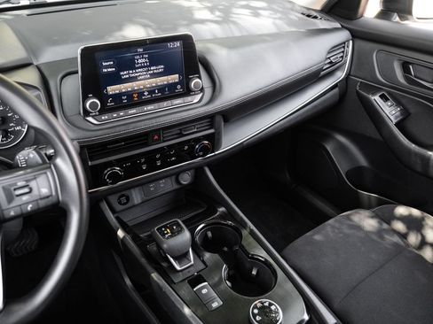 Used 2024 Nissan Rogue S AWD/4WD image 32