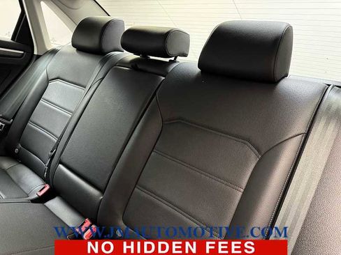 Used 2017 Volkswagen Passat 1.8T R-Line w/ R-Line Lighting Package image 15