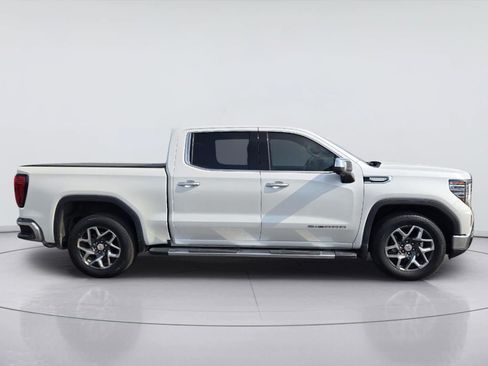 Used 2024 GMC Sierra 1500 SLT RWD image 4