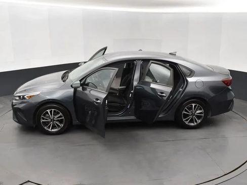 Used 2023 Kia Forte LXS FWD image 7