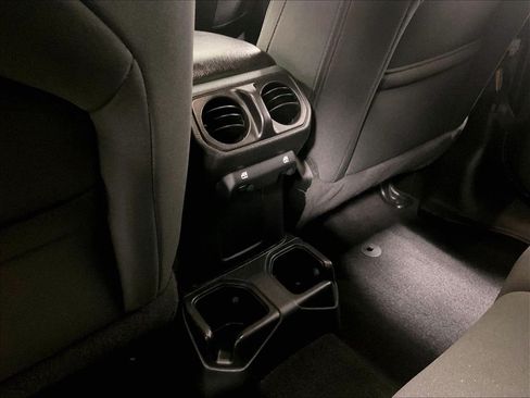 Used 2021 Jeep Wrangler Unlimited Sport AWD/4WD image 28