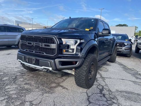 Used 2019 Ford F150 Raptor w/ Equipment Group 802A Luxury AWD/4WD image 3