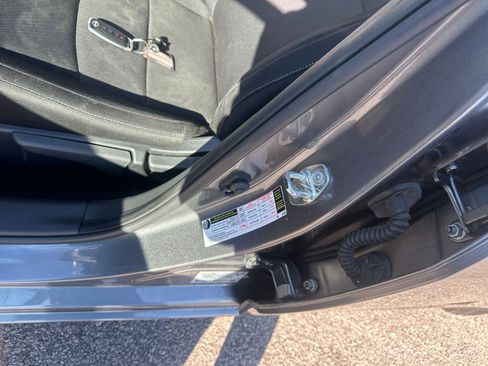Used 2024 Nissan Sentra SV FWD image 27