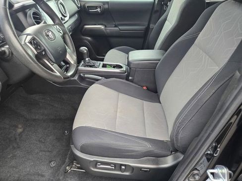 Certified 2023 Toyota Tacoma TRD Off-Road image 18