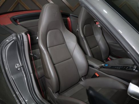 Used 2019 Porsche 911 Turbo image 38