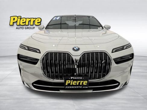 Used 2024 BMW i7 xDrive60 AWD/4WD image 8