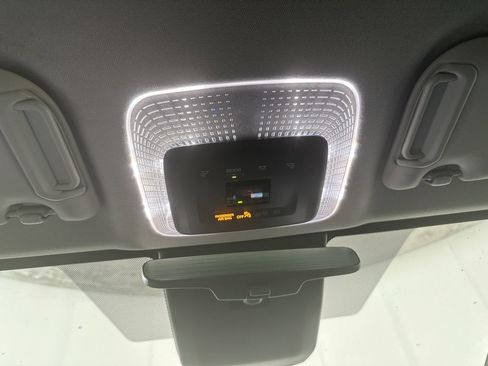 Used 2024 Toyota Prius LE image 18