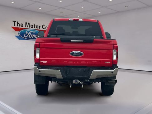 Used 2017 Ford F250 XLT w/ XLT Premium Package AWD/4WD image 6
