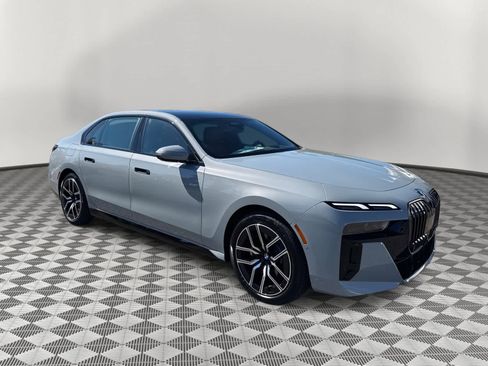 New 2026 BMW 740i xDrive w/ Premium Package image 3