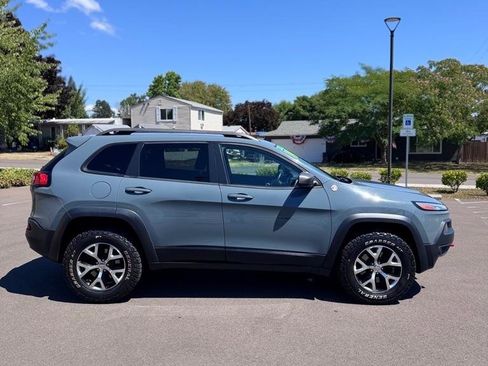 Used 2014 Jeep Cherokee Trailhawk w/ Leather Interior Group AWD/4WD image 4