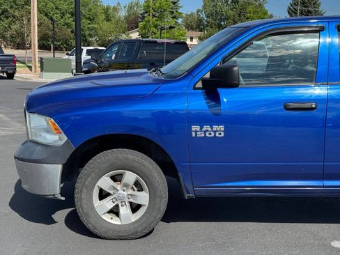 Used 2018 RAM 1500 ST w/ SXT Appearance Group AWD/4WD image 4