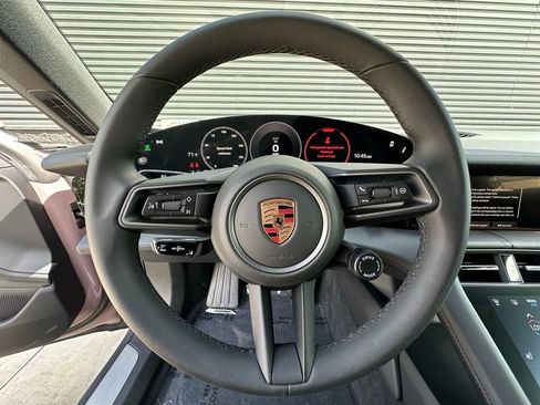 Used 2025 Porsche Taycan image 19