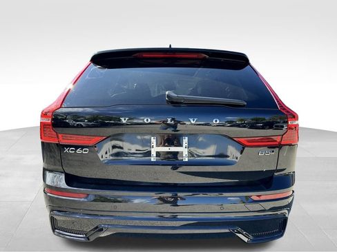 Used 2025 Volvo XC60 B5 Plus image 8