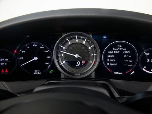 Certified 2022 Porsche 911 Cabriolet image 24