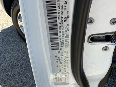 Used 2018 RAM 2500 Tradesman w/ Chrome Appearance Group AWD/4WD image 39