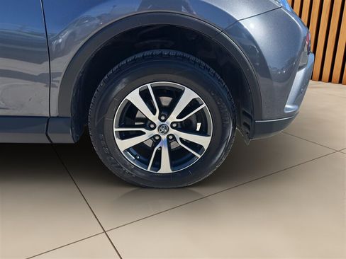Used 2018 Toyota RAV4 XLE AWD/4WD image 23
