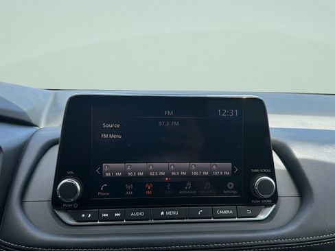 Used 2024 Nissan Rogue SV AWD/4WD image 16
