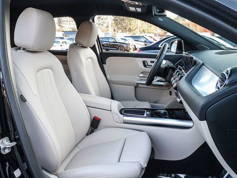 Certified 2025 Mercedes-Benz GLA 250 4MATIC image 19