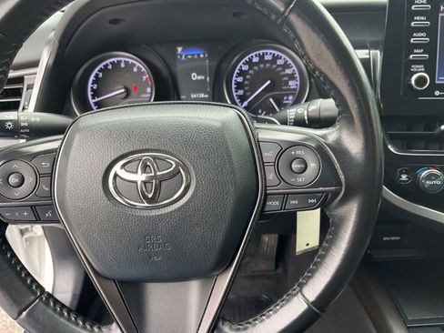 Used 2023 Toyota Camry SE image 18