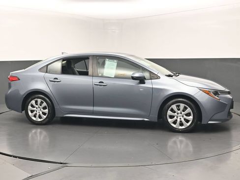 Used 2021 Toyota Corolla LE w/ Carpet Mat Package (TMS) FWD image 7