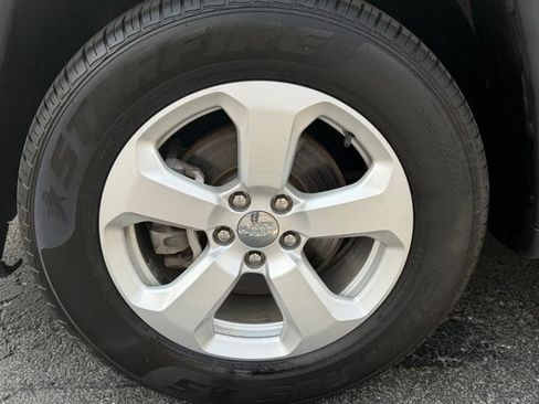 Used 2019 Jeep Compass Latitude w/ Popular Equipment Group AWD/4WD image 40