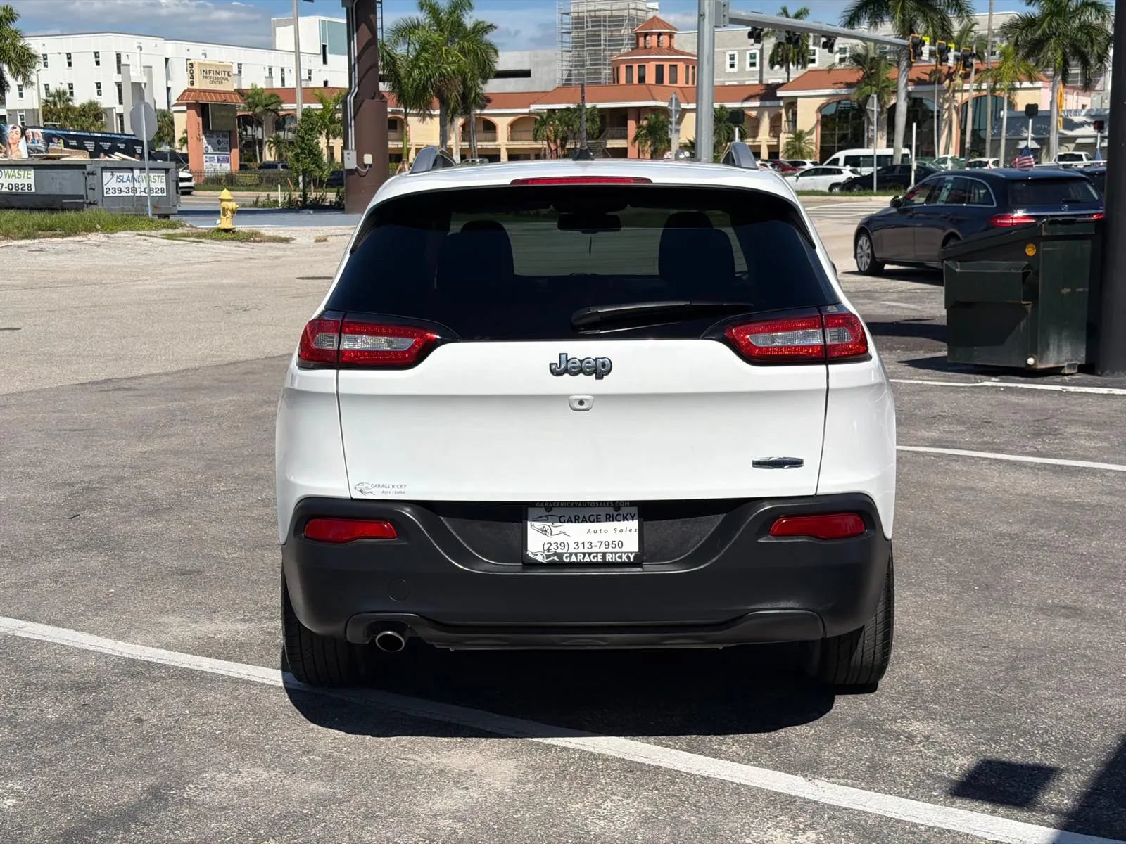 Used 2015 Jeep Cherokee Latitude w/ Comfort/Convenience Group FWD image 6
