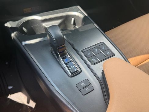 Used 2025 Lexus UX 300h AWD w/ Cold Area Package image 18