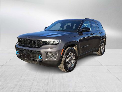 Used 2022 Jeep Grand Cherokee Trailhawk w/ Luxury Tech Group III image 4