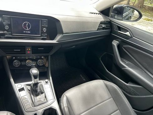 Used 2022 Volkswagen Jetta SE FWD image 11