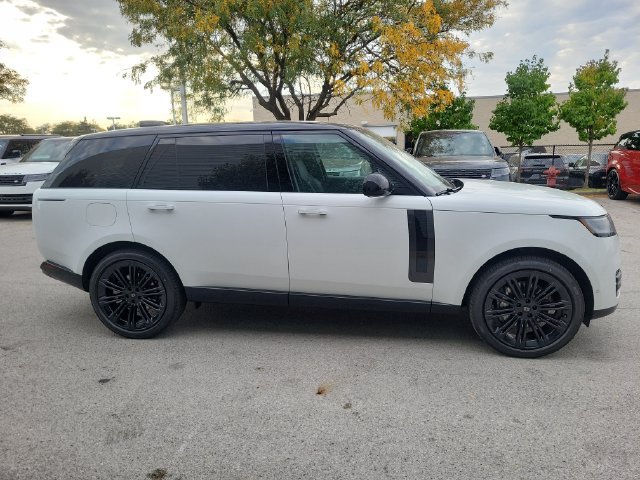 New 2027 Land Rover Range Rover Long Wheelbase SE AWD/4WD image 4