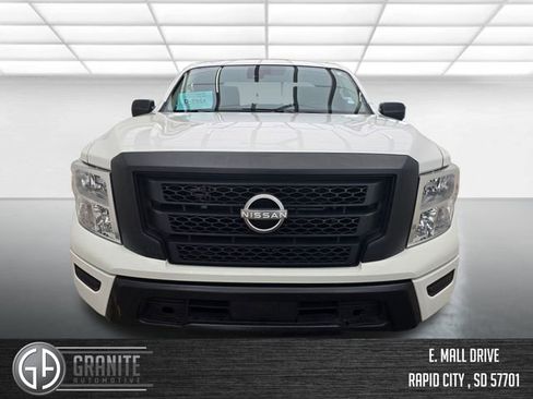 Used 2023 Nissan Titan S image 8